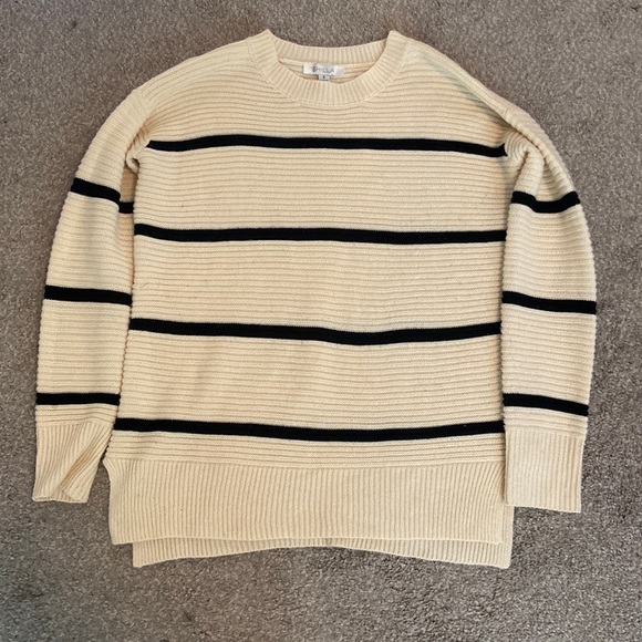 Shilla the Label Tunic Sweater - Picture 1 of 5